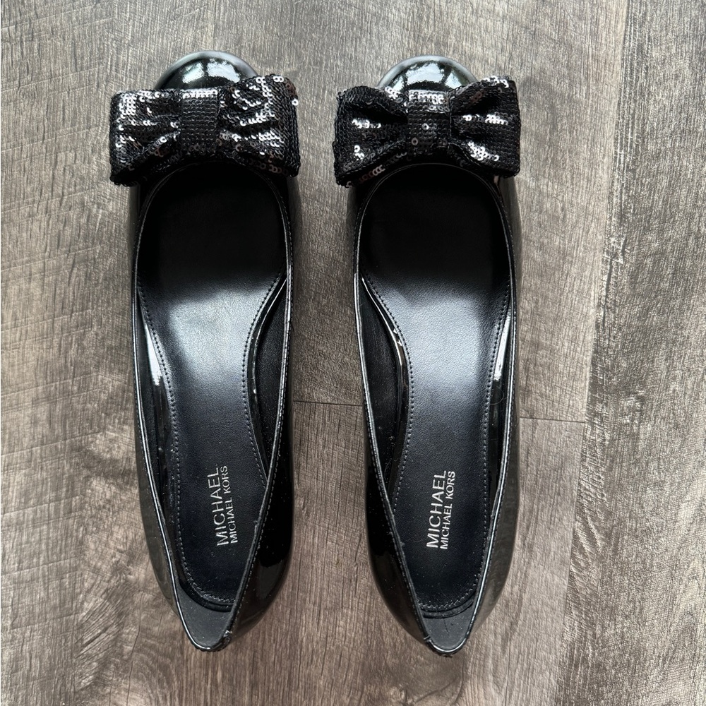 NWOT Michael Kors Paris Sequined Bow Pumps